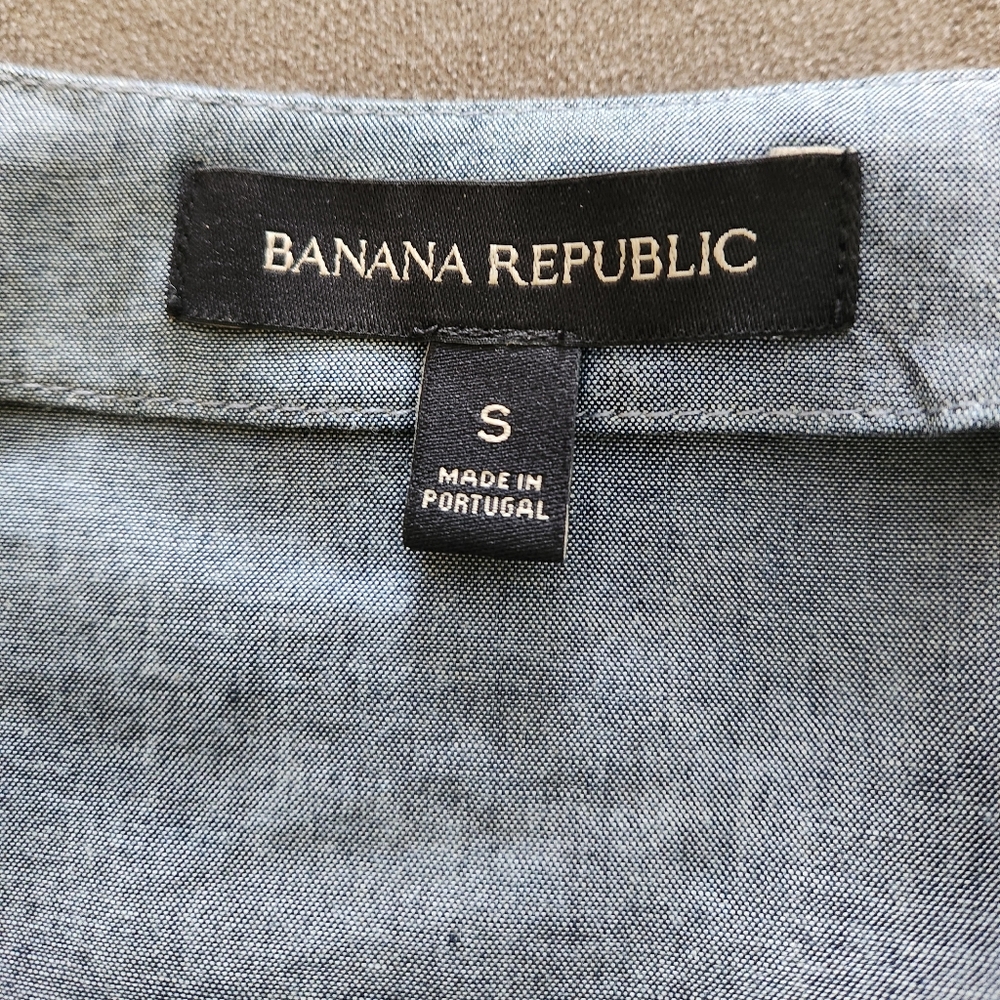 Banana Republic Cotton 3/4 Bell Sleeve V-Neck Blouse -CHAMBRAY -SMALL - Picture 5 of 8